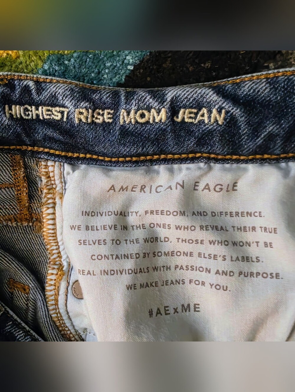 American Eagle Outfitters "Highest Rise Mom Jean"  Cropped Frayed Hem - Picture 9 of 10